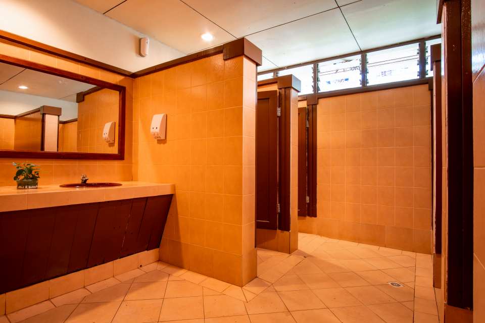 Rock Hostel Kinabalu Park Shared Bathroom