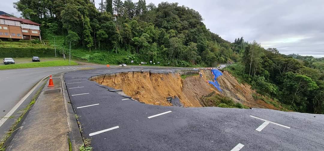 Car Park Outside Kinabalu Park Collapses From Landslide