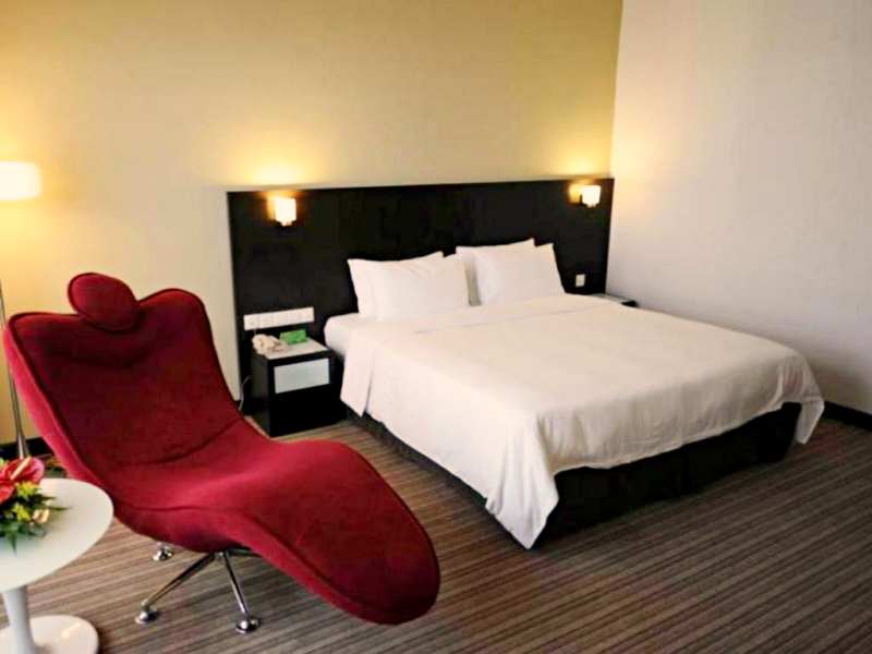 The Klagan Hotel Kota Kinabalu - Deluxe King Bed Room