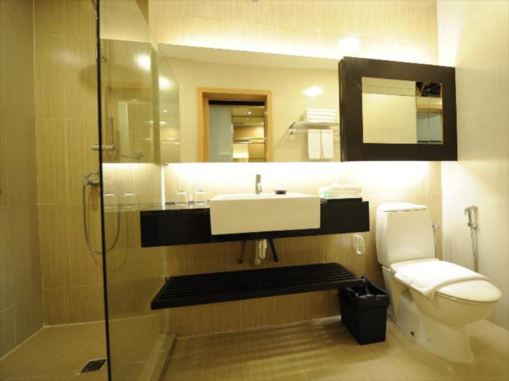 The Klagan Hotel Kota Kinabalu - Bathroom