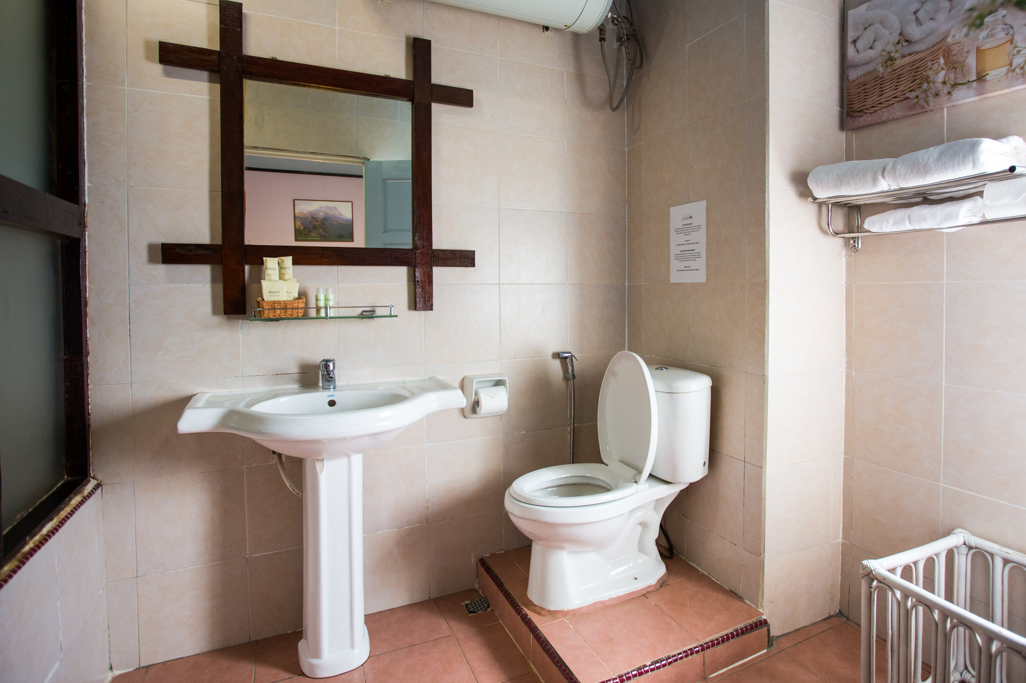 Laban Rata Resthouse Private Room Buttercup 1 Attached Bathroom