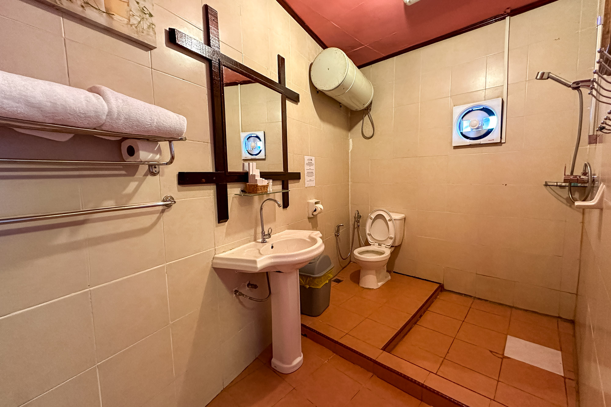 Laban Rata Resthouse Private Room Buttercup 2 Attached Bathroom