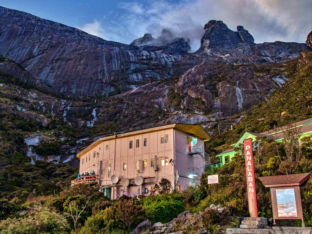 Laban Rata Resthouse Exterior