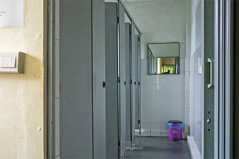 Lemaing Bathroom