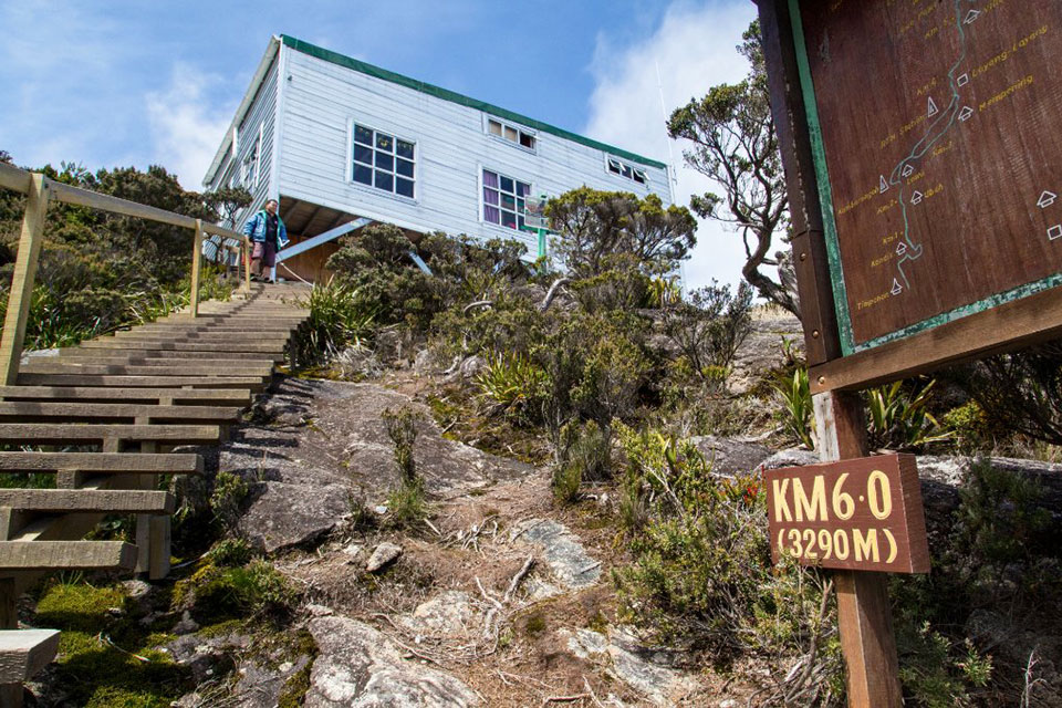 Pendant Hut Staircase